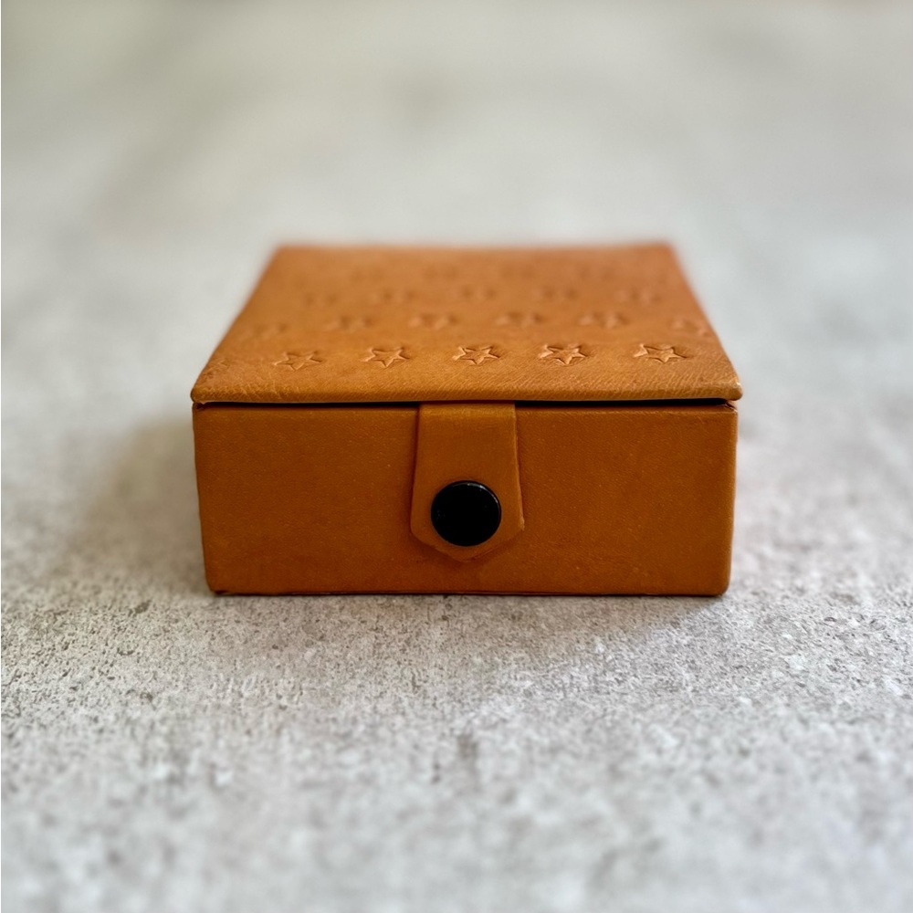 NWTB Handmade leather jewelry box